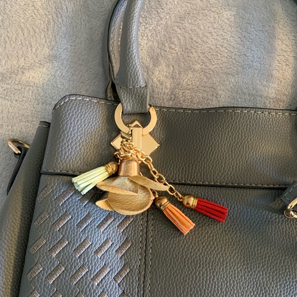 Purse w/shoulder strap - Picture 3 of 7